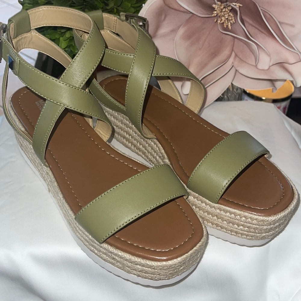 MK Green wedges